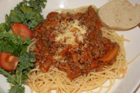 Spaghetti Bolognese lautasella