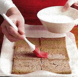 Levitä vadille 6 tummaa leipäviipaletta
